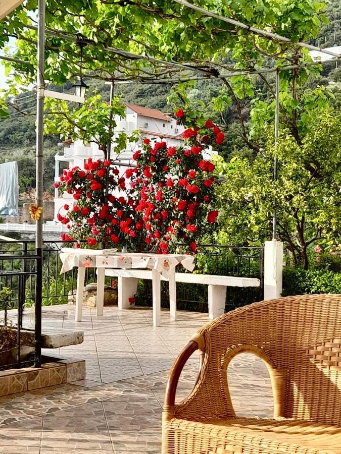 Lida'S House Ξενοδοχείο Λούκοβο Εξωτερικό φωτογραφία