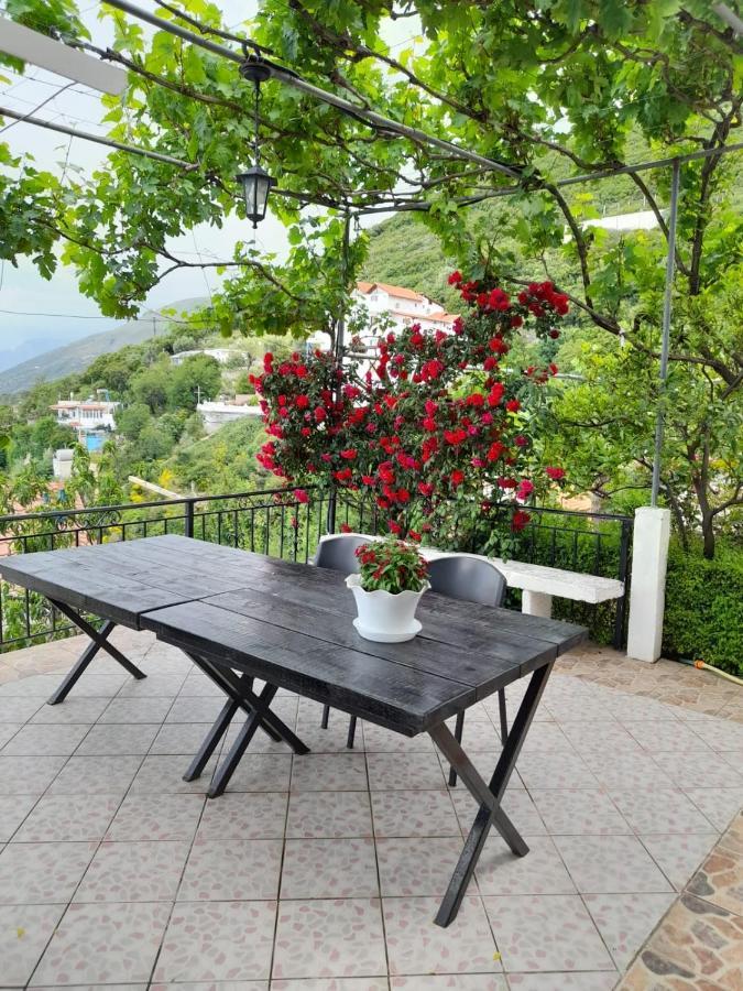 Lida'S House Ξενοδοχείο Λούκοβο Εξωτερικό φωτογραφία