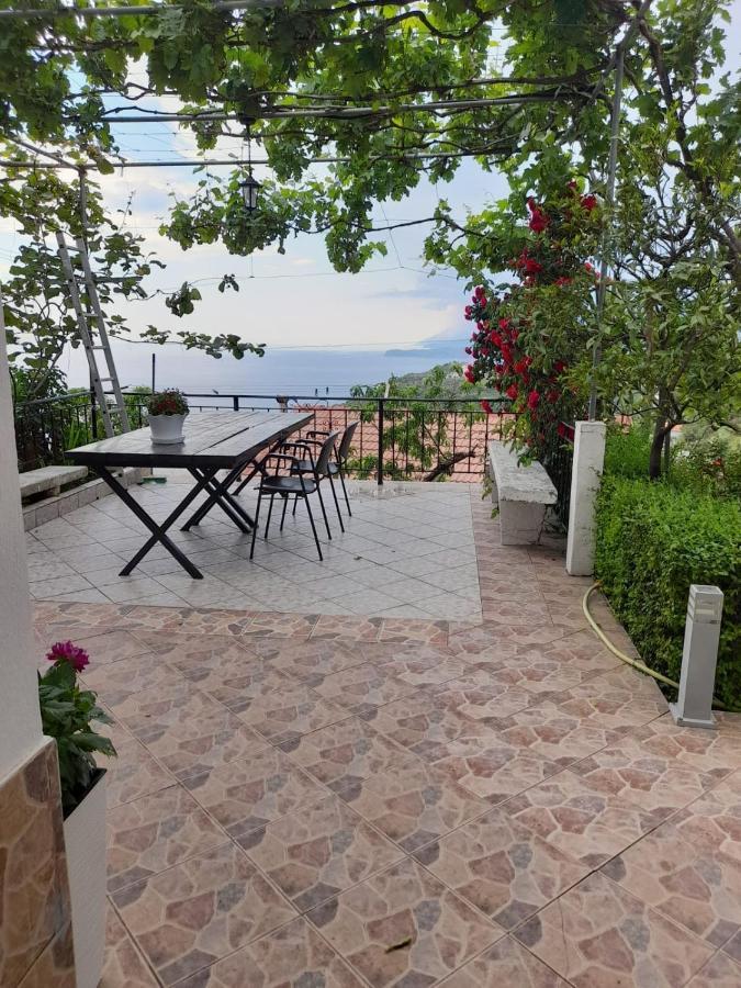 Lida'S House Ξενοδοχείο Λούκοβο Εξωτερικό φωτογραφία