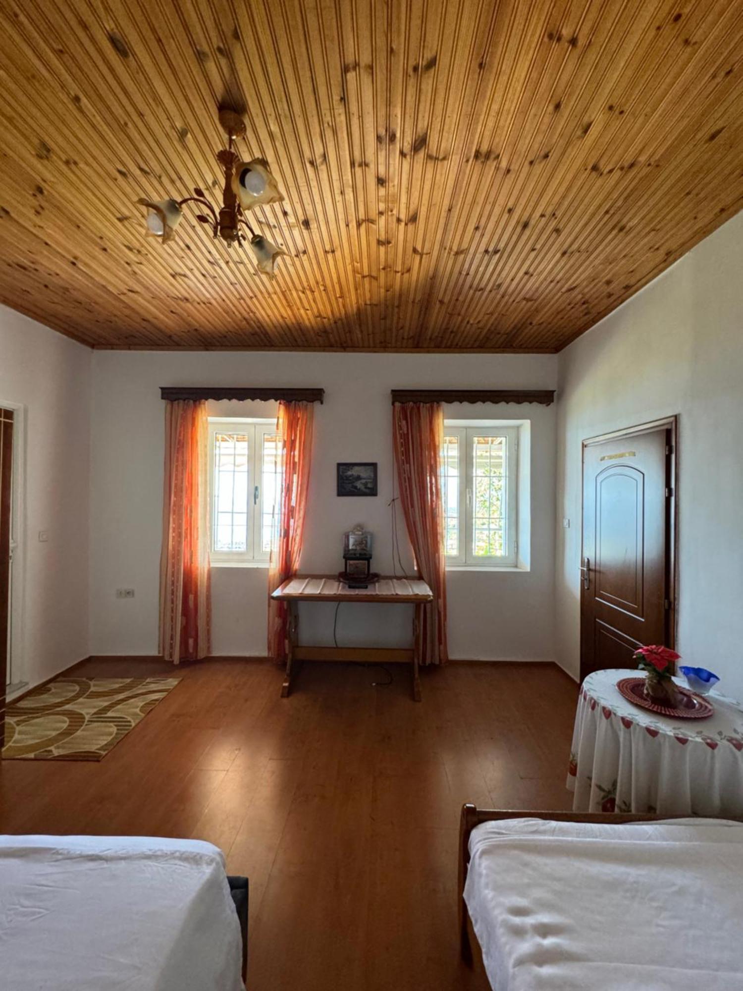 Lida'S House Ξενοδοχείο Λούκοβο Εξωτερικό φωτογραφία